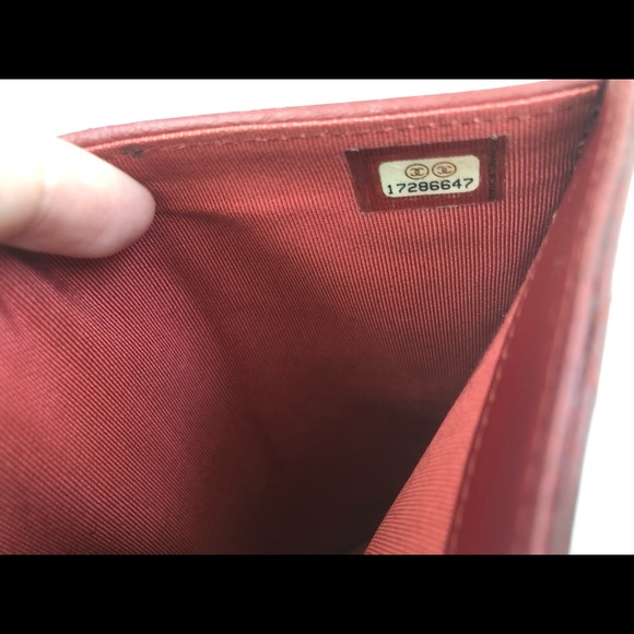 CHANEL CC Yen Continental Wallet - Picture 8 of 8